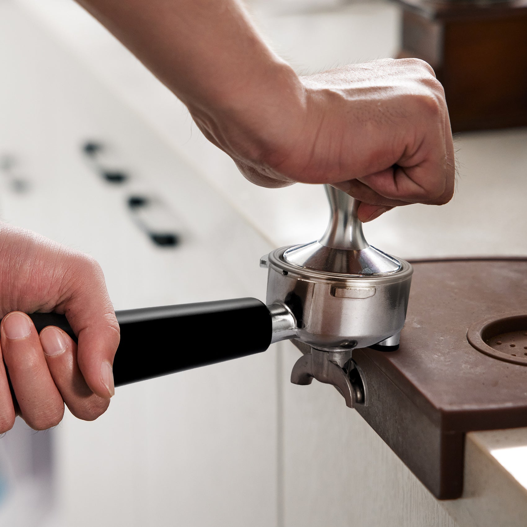 【58%OFF】Refurbished - Ultima Cosa Presto Bollente Espresso Machine with Grinder